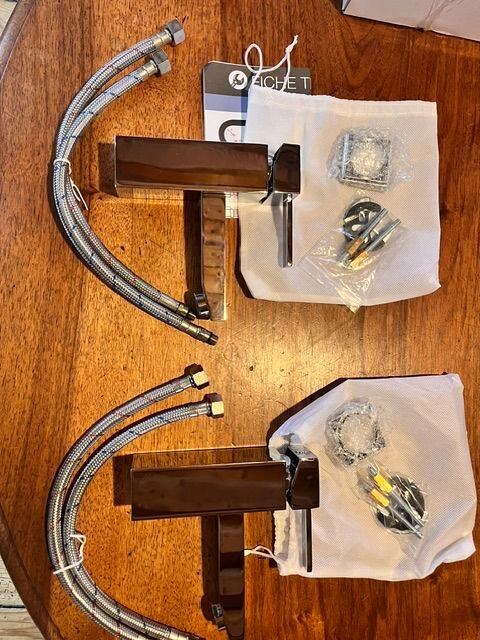 2 robinets mitigeurs neufs pour lavabo.
dans leurs emballage Lyon 4 (69)