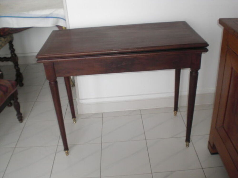 table &agrave; jeu Meubles