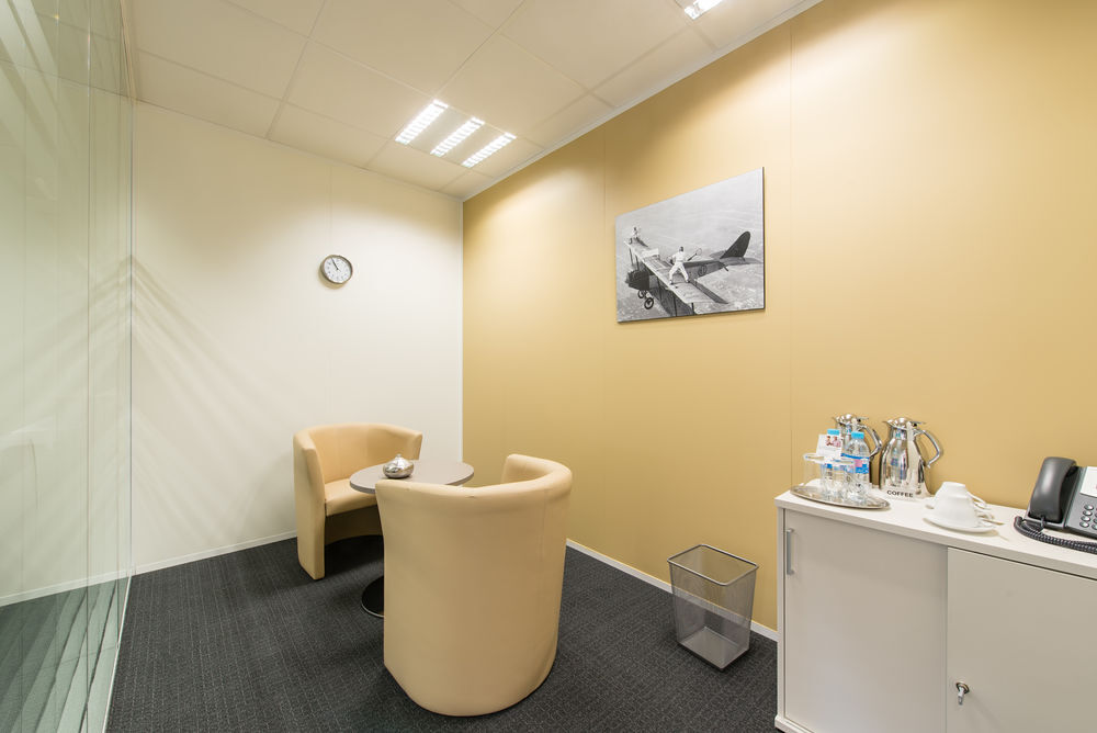   Espace de bureau privé pour 2 personnes à Orly Orlytech Paray-vieille-poste