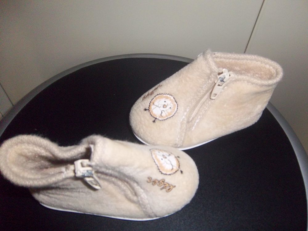 Chaussons beiges 19 Chaussures enfants
