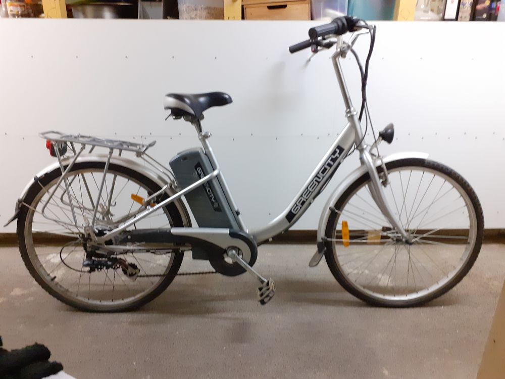 V&eacute;lo &eacute;lectrique comme neuf, Vélos