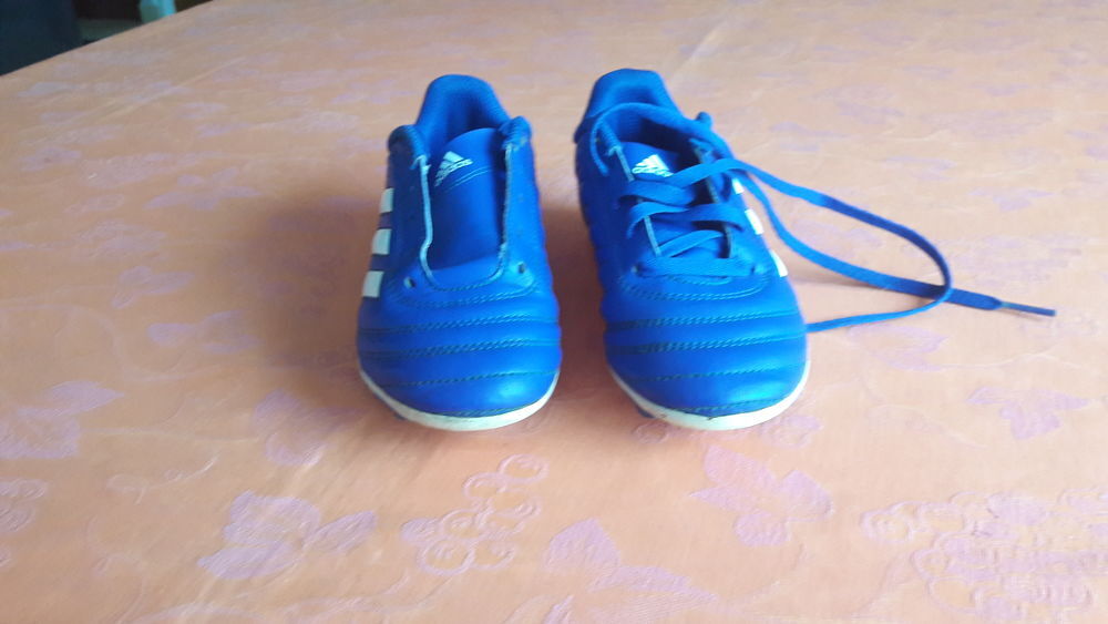 chaussures FOOT ou RUGBY Chaussures enfants