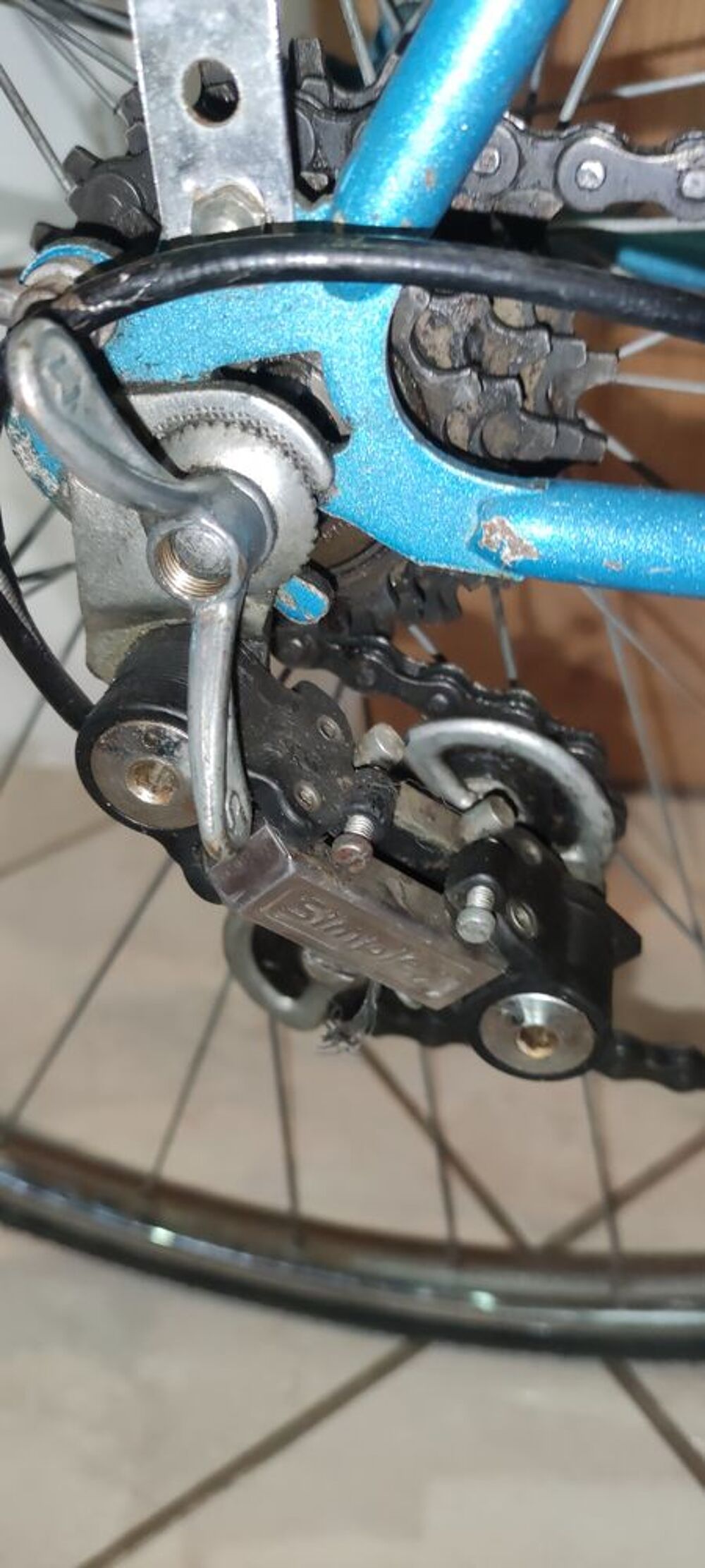 Rare Un v&eacute;lo de course YCENNA cadre acier bleu 57 cm. Tr&egrave;s b Vélos