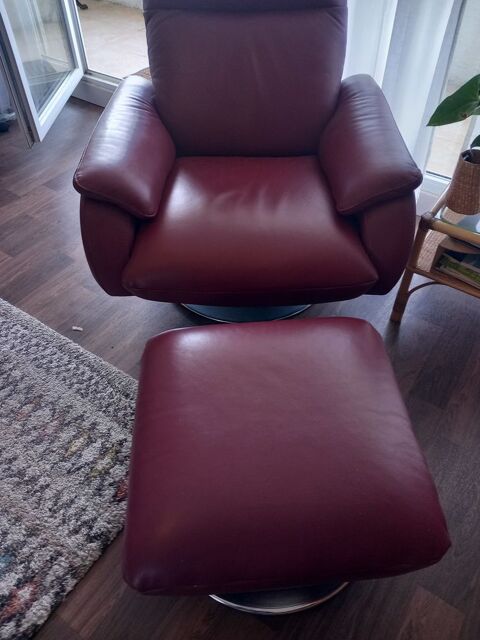 fauteuil pivotant chateau d'Ax cuir + repose pied 400 Arradon (56)