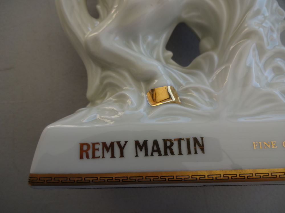 CENTAURE VIDE REMY - MARTIN EN PORCELAINE TEL / 0627473514 