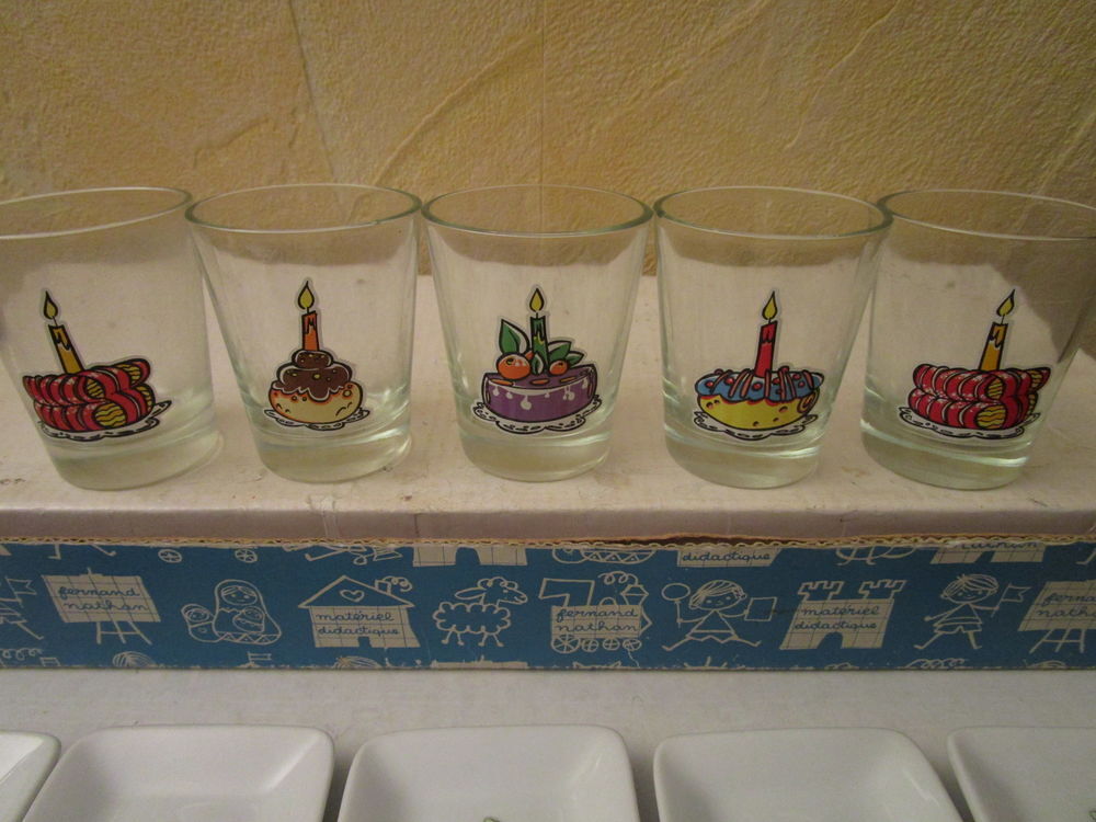 LOT VERRE +SOUCOUPE ANNIVERSAIRE
Cuisine