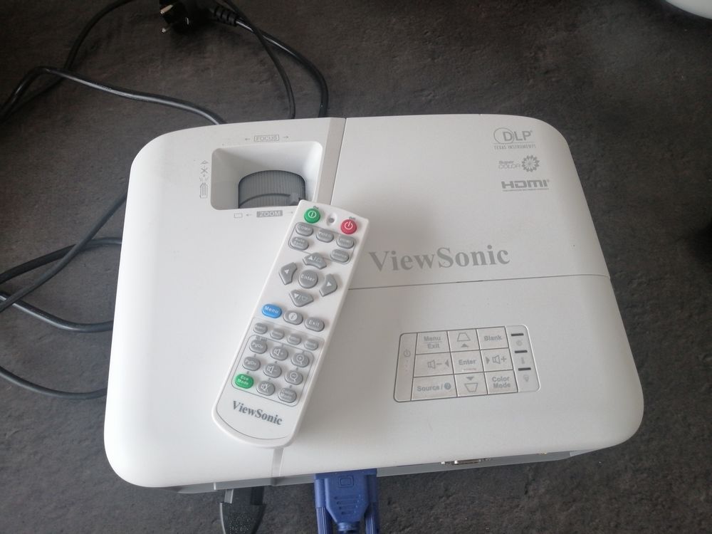 vid&eacute;o projecteur digital ViewsSonic PA503S neuf. Photos/Video/TV