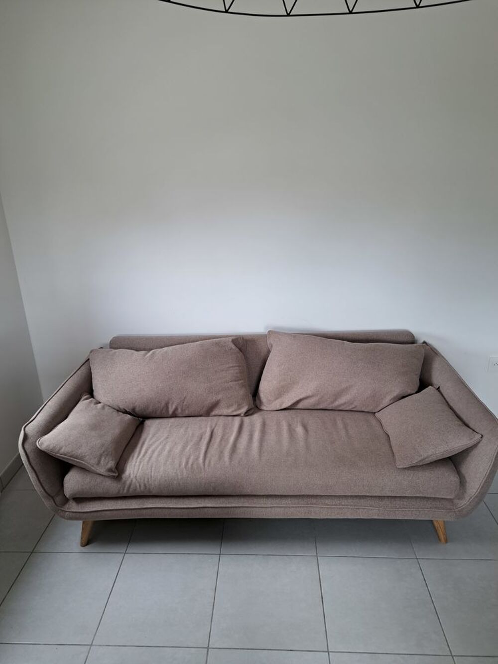 Canap&eacute; 4 places couleur taupe Meubles