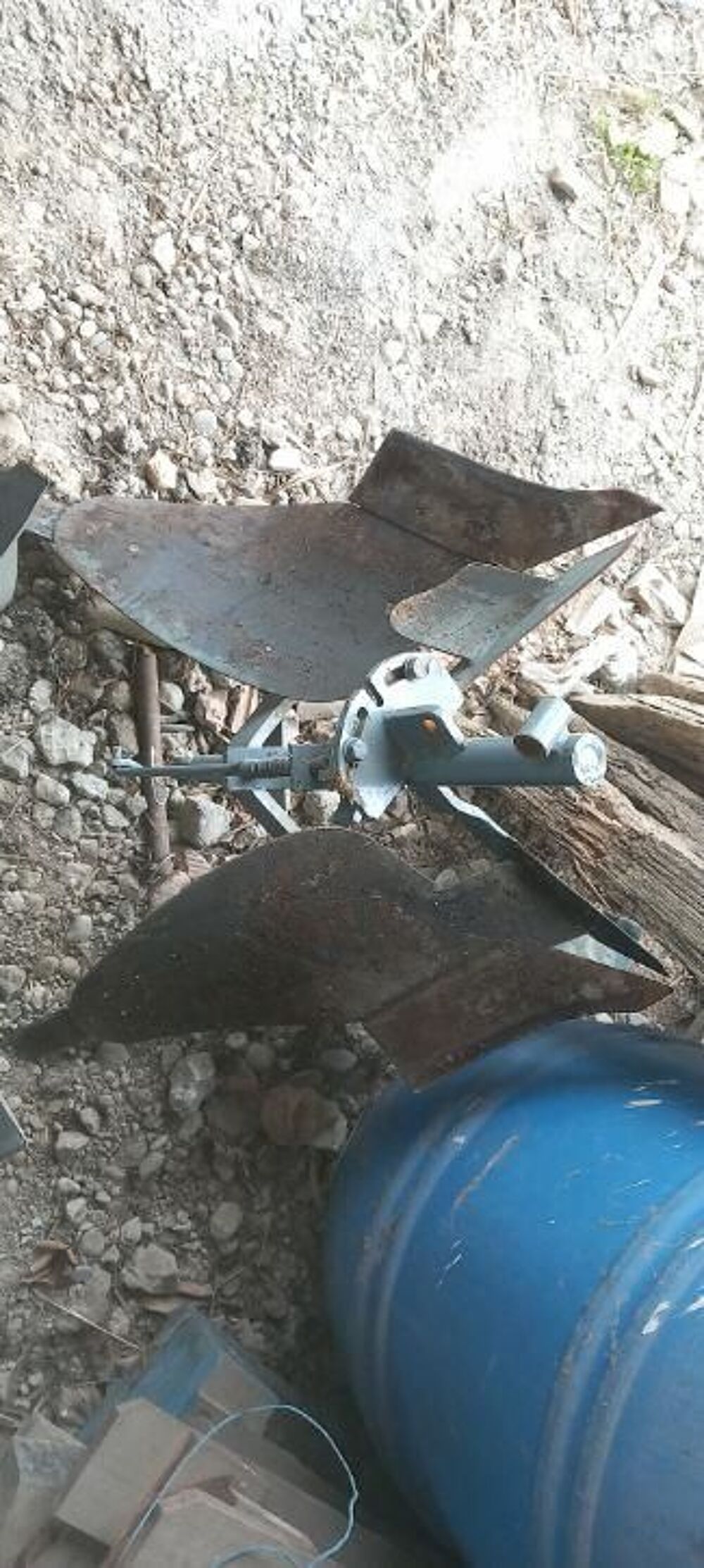 rotovator pour motoculteur STAUB + charrue brabant Jardin