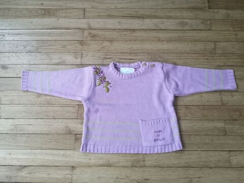 F 9 (7) - 12 mois - Pull mauve - Fleurs et myrtilles  Orches 2 Paris 13 (75)
