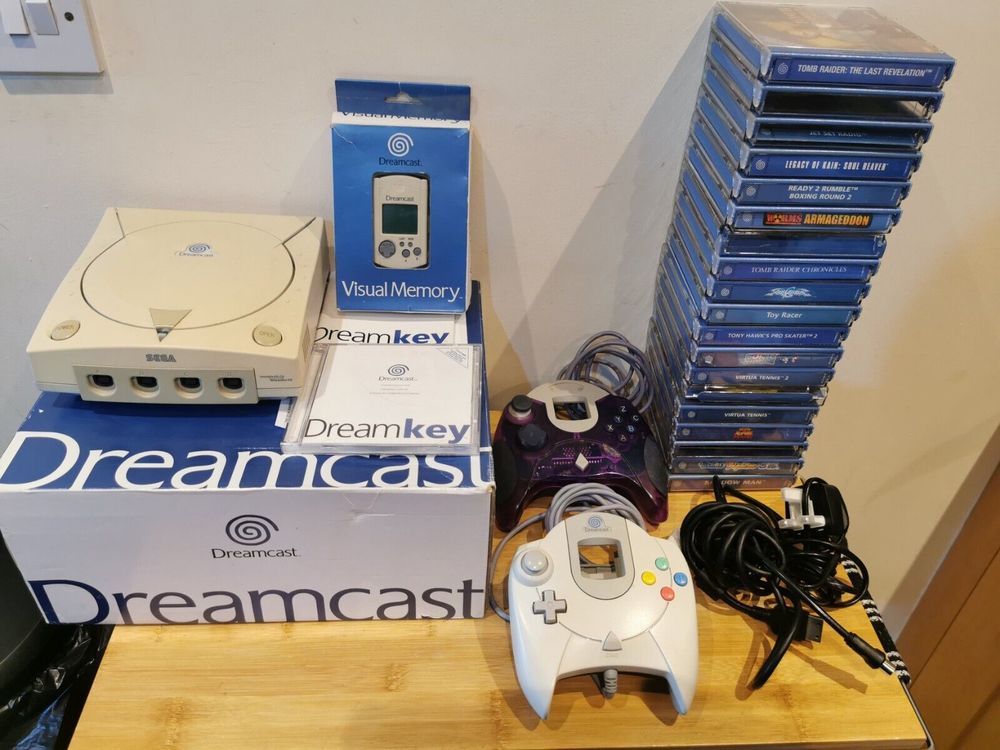 Console de jeu r&eacute;tro Sega Dreamcast et manettes X2 dans leur Consoles et jeux vidéos