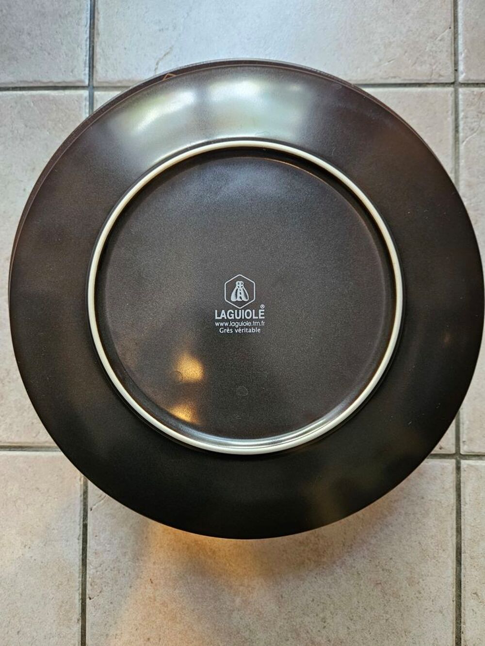 Lot 8 assiettes LAGUIOLE
D�coration