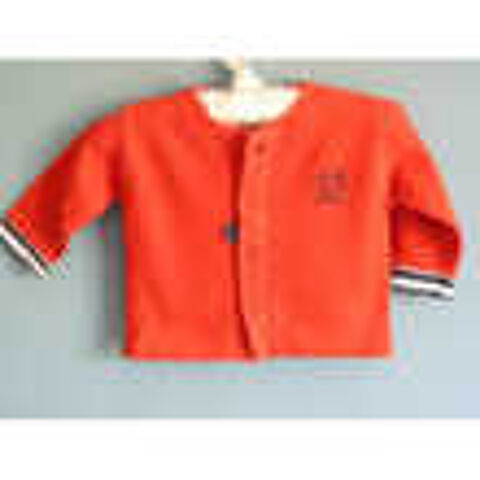 gilet bebe gar&ccedil;on 6 Mois Kiabi rouge noir TBE Vtements enfants