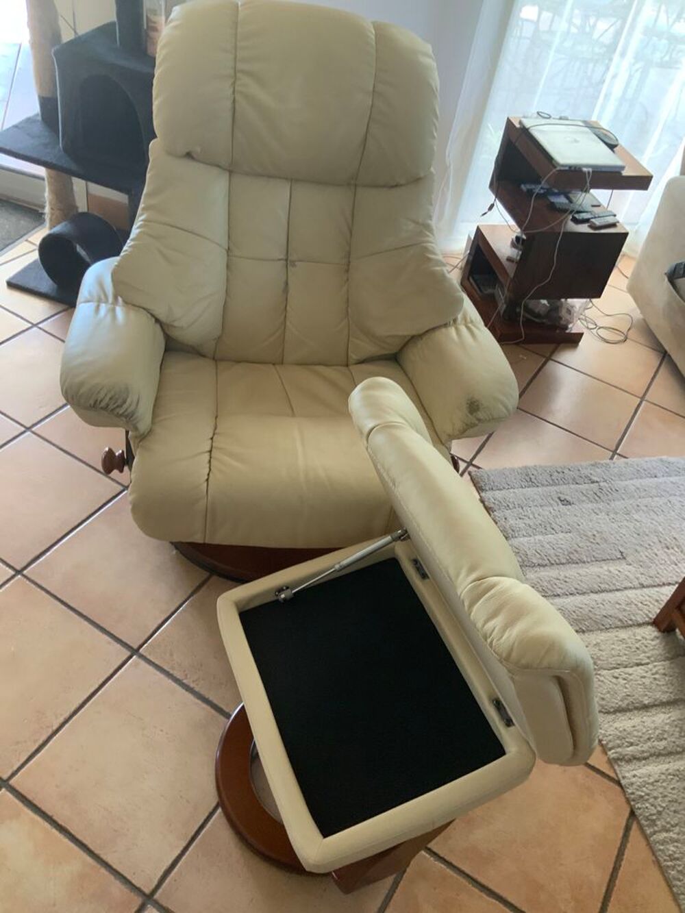 2 fauteuils relax inclinables manuels + reposes pieds. Meubles