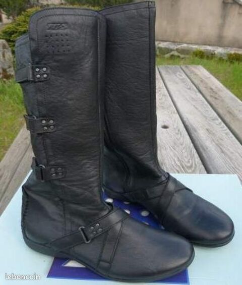 Bottes TBS cuir neuve - taille 40 70 Beauchamp (95)
