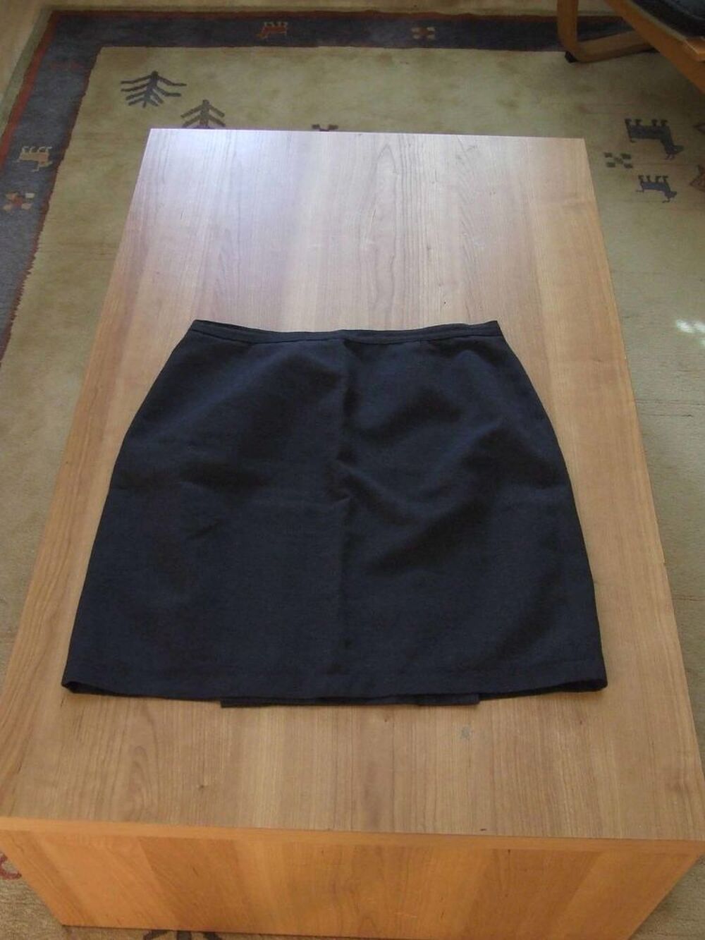 Jupe courte portefeuille. Anthracite. T. 44. TBE Vêtements