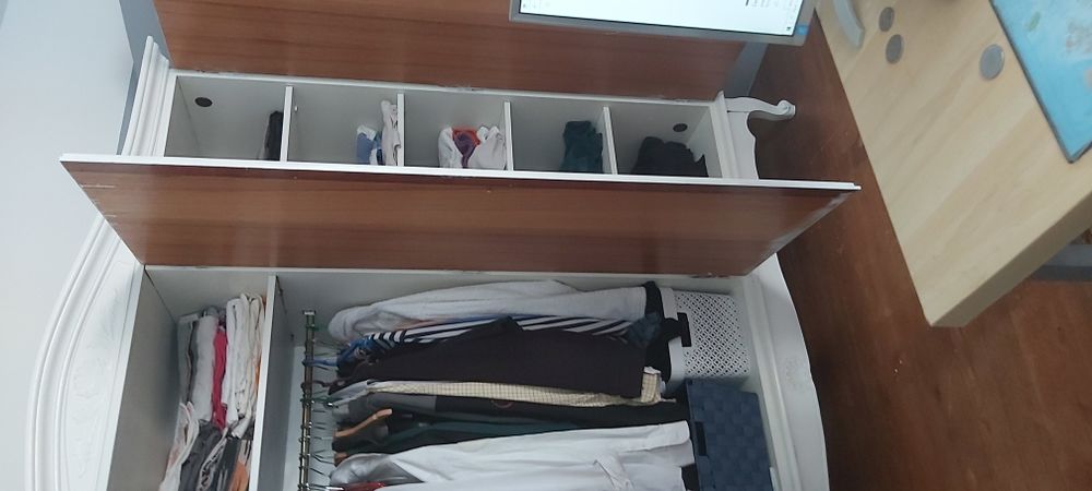 armoire en bois massif Meubles