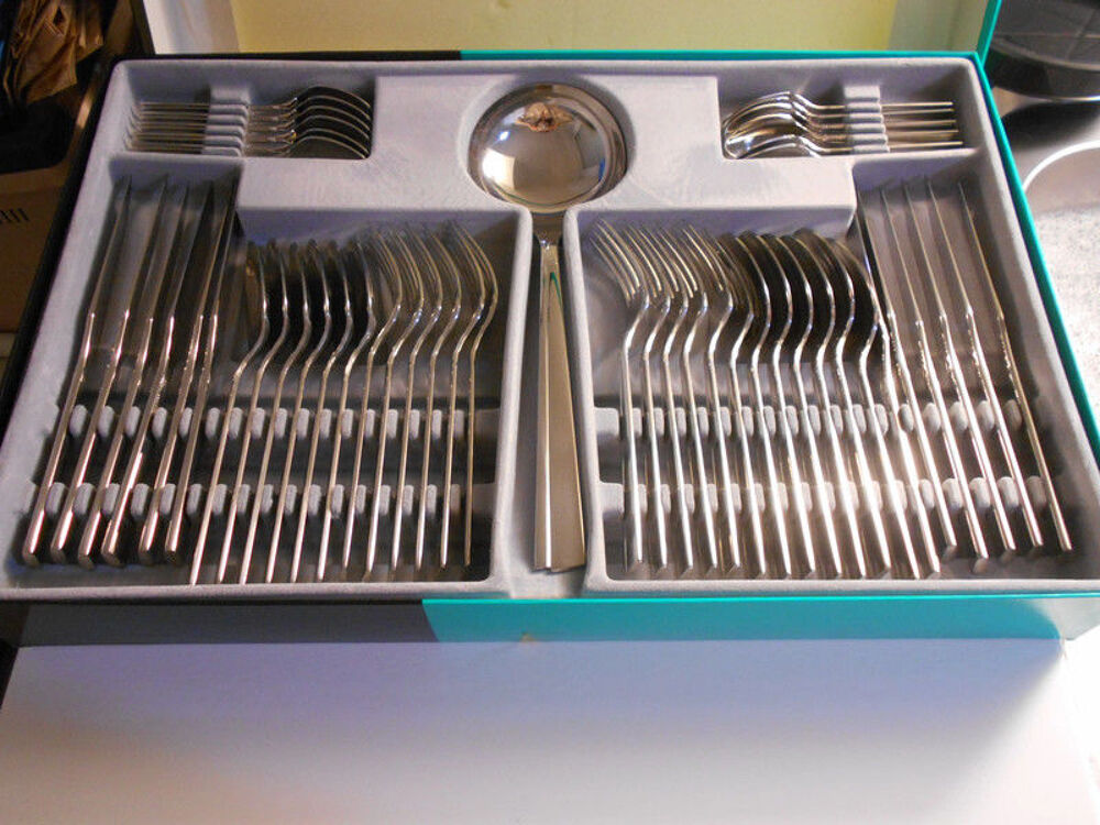 Coffret 49 pi&egrave;ces de couverts Guy DEGRENNE neuf Cuisine