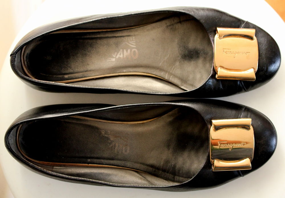 Ballerines cuir noir FERRAGAMO T.39 Chaussures