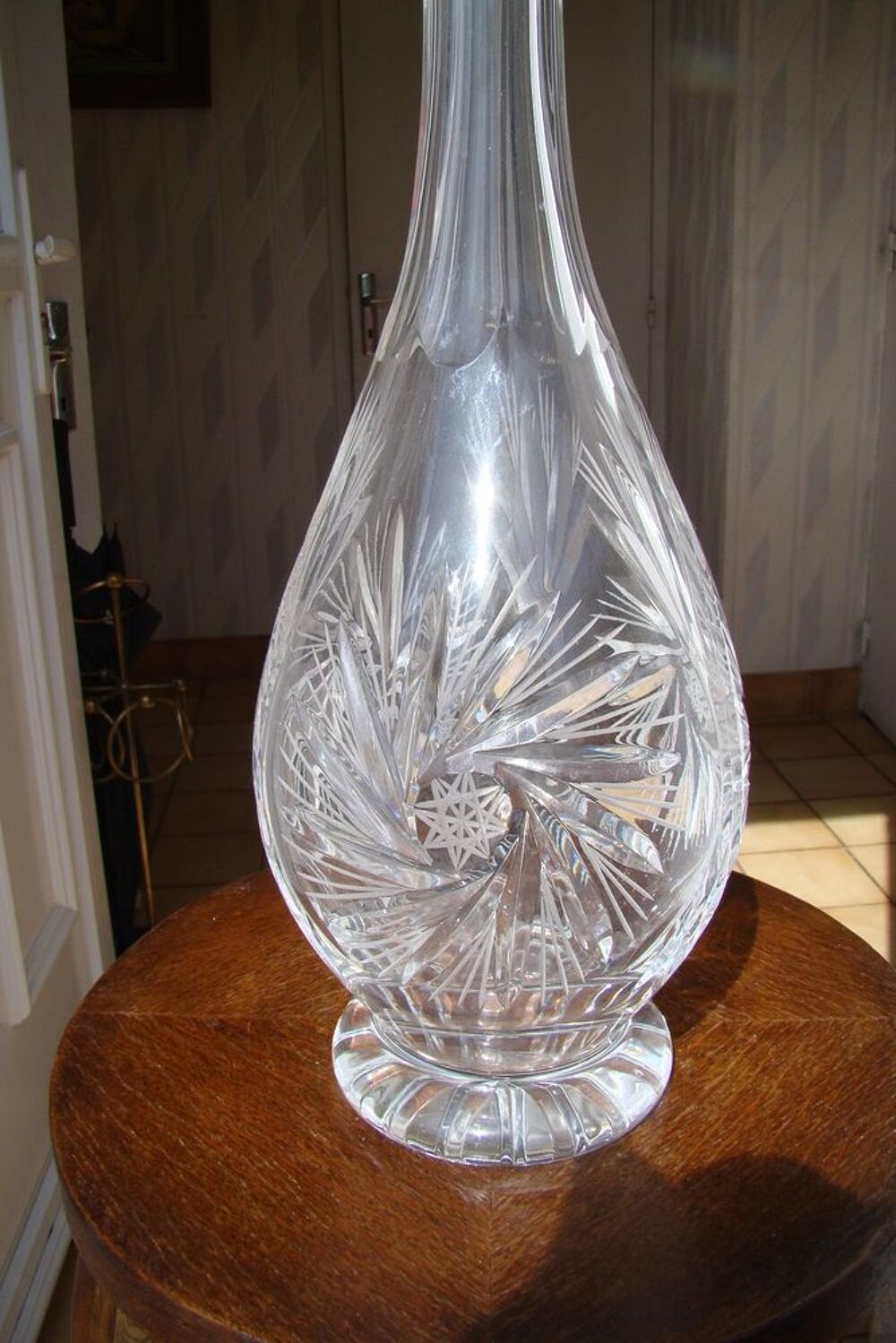 Ancienne carafe en cristal taill&eacute; " les Grands Ducs "
Décoration