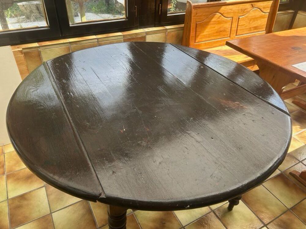 table ronde en ch&ecirc;ne, le tablettes repliable Meubles