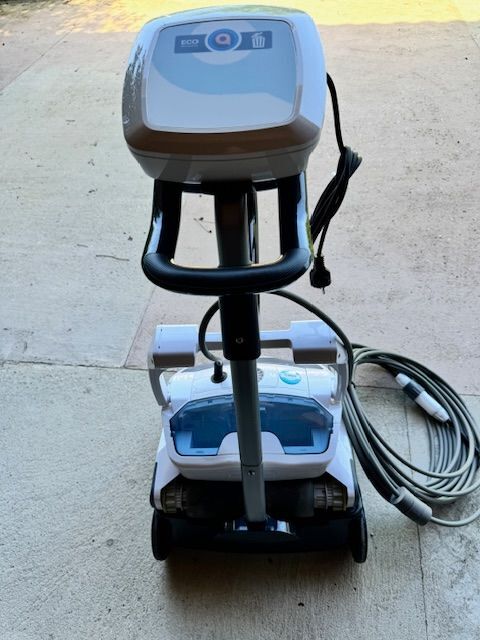 ROBOT DE PISCINE 850 Gujan-Mestras (33)