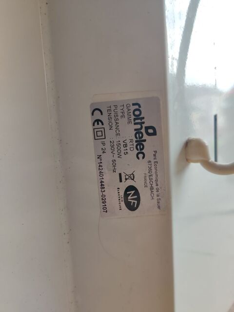 7 radiateurs Rothelec �co-�lectriques + 6 thermostats 4200 Vitry-sur-Seine (94)