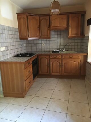  Immeuble � vendre 286 m� Saint-hippolyte