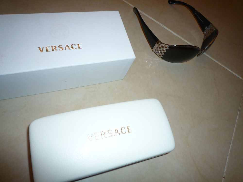 lunettes de soleil neuves versace Bijoux et montres