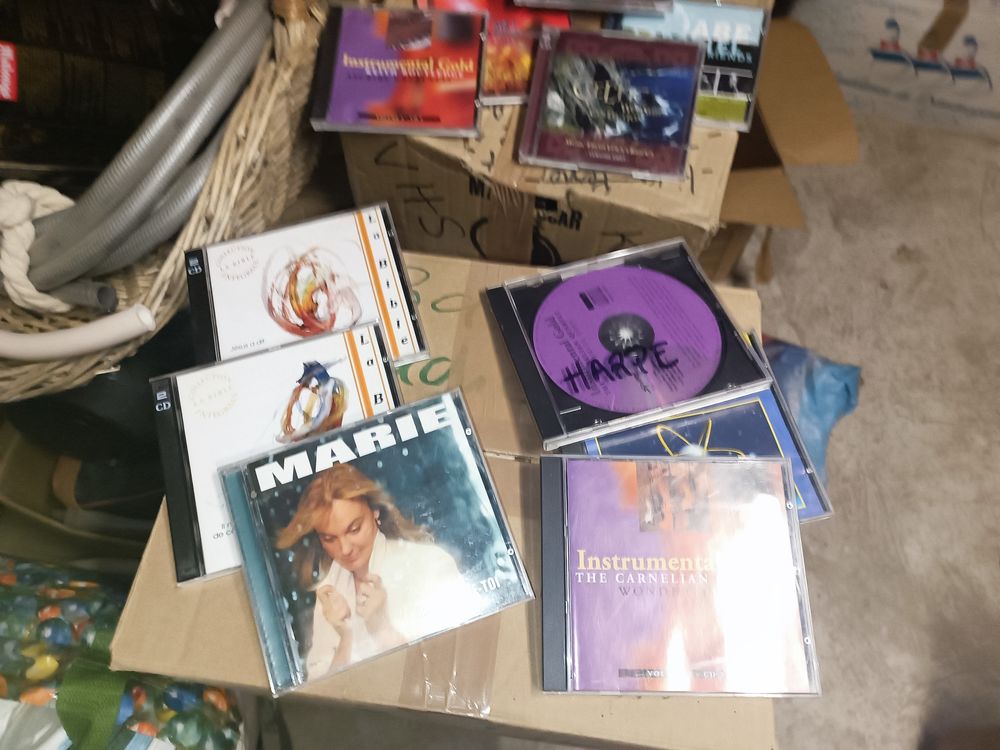 Lot de CD audio divers CD et vinyles