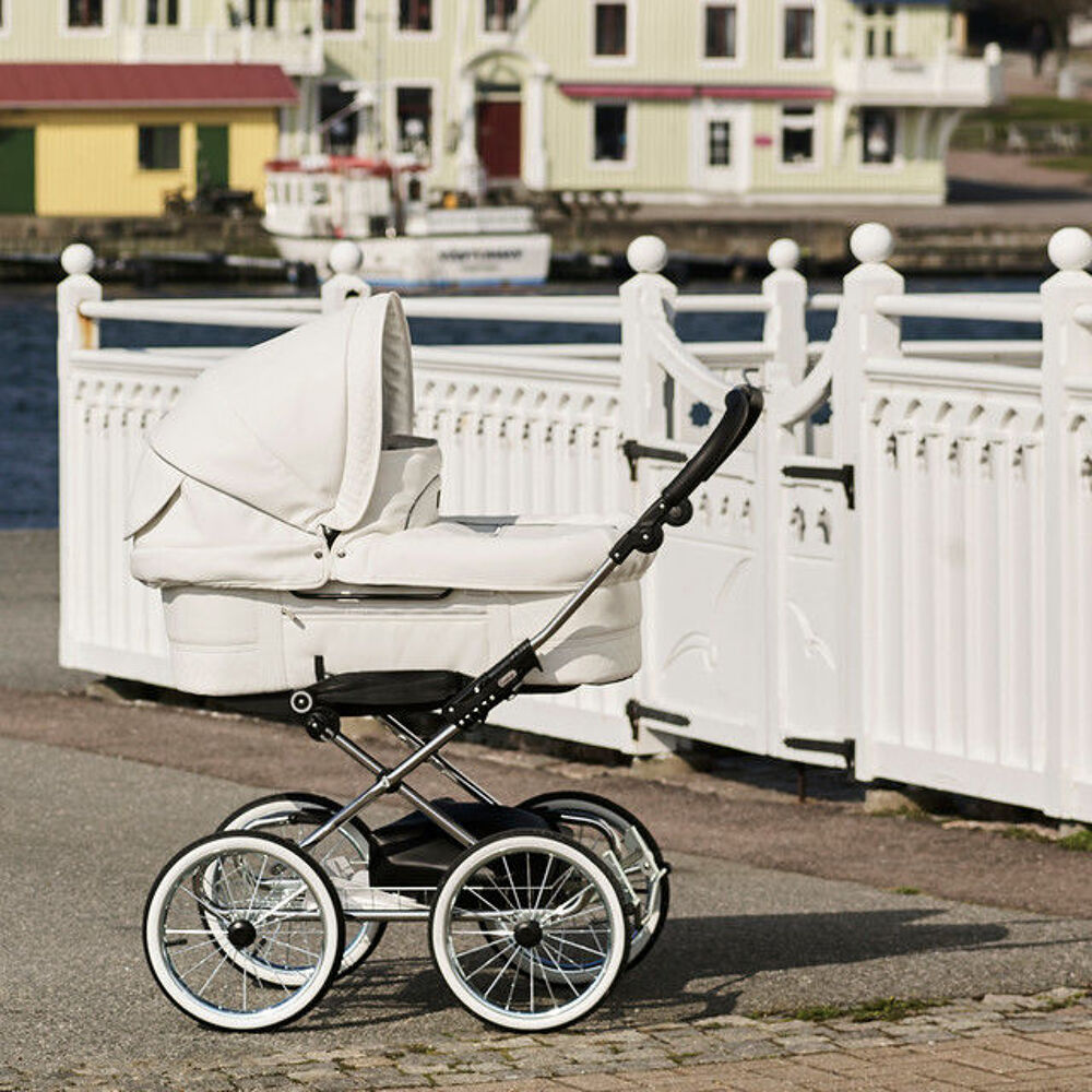 Poussette EmmalJunga Mondial De Luxe - Classic White Leather Mobilier enfants