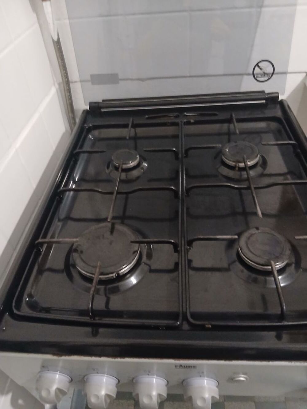 Cuisini&egrave;re Faure br&ucirc;leurs et four gaz de ville Electroménager