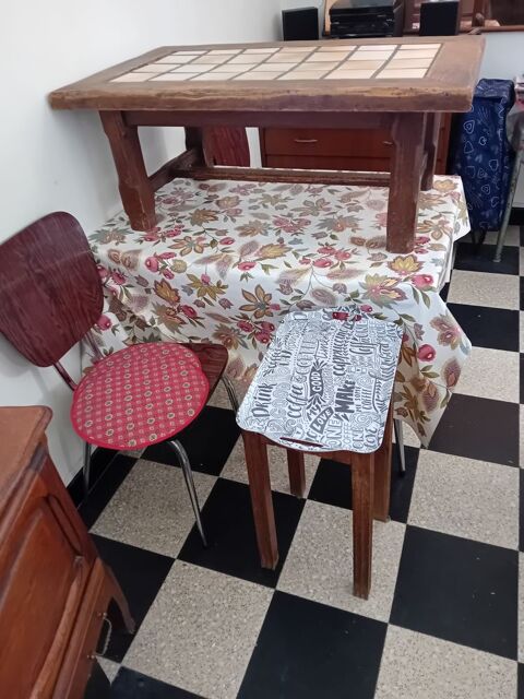 Table basse carrel�e tr�s bon �tat 70 Outreau (62)