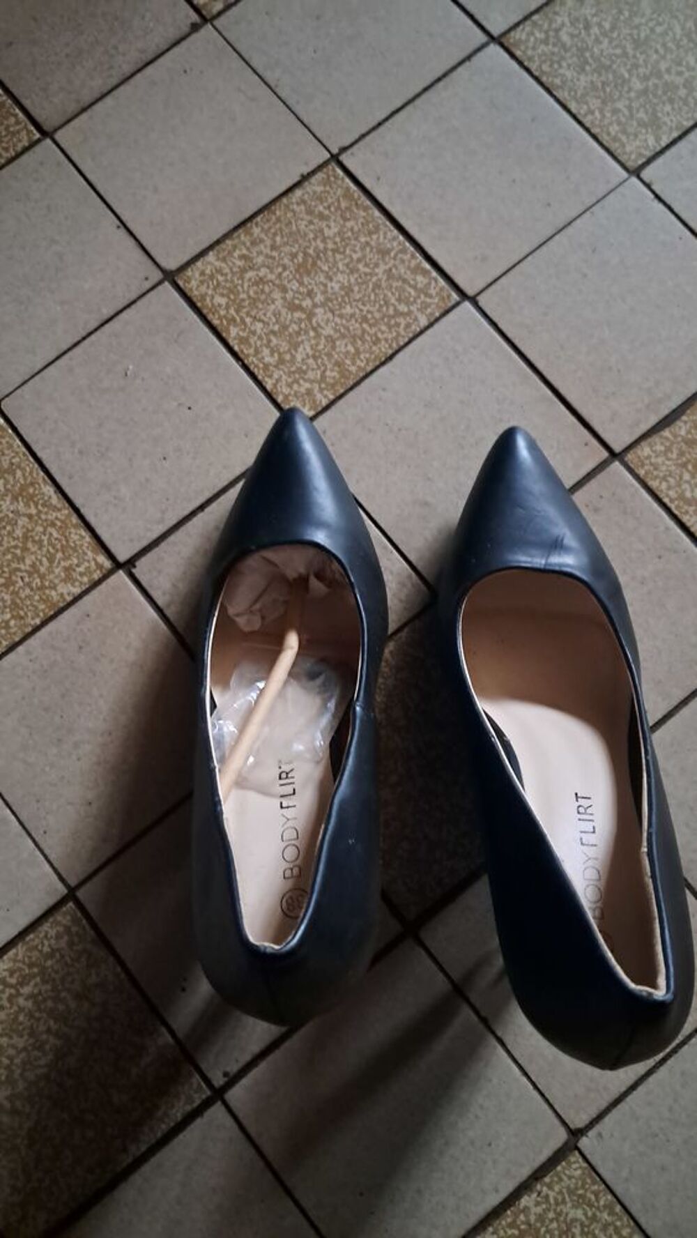 Chaussures femme noir talon 10cm aiguille. Chaussures
