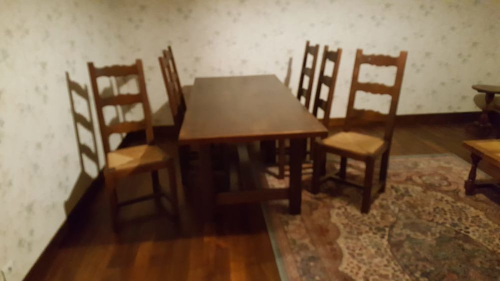 TABLE ET 6 CHAISES EN CH&Ecirc;NE MASSIF Meubles