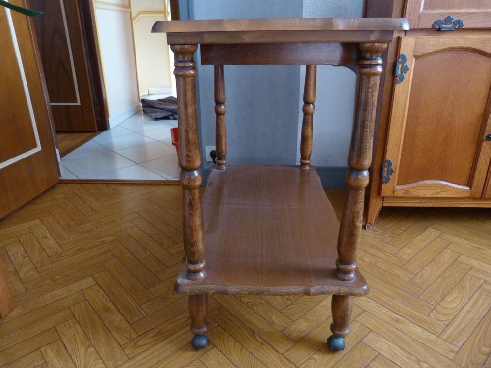 Table a roulettes Meubles