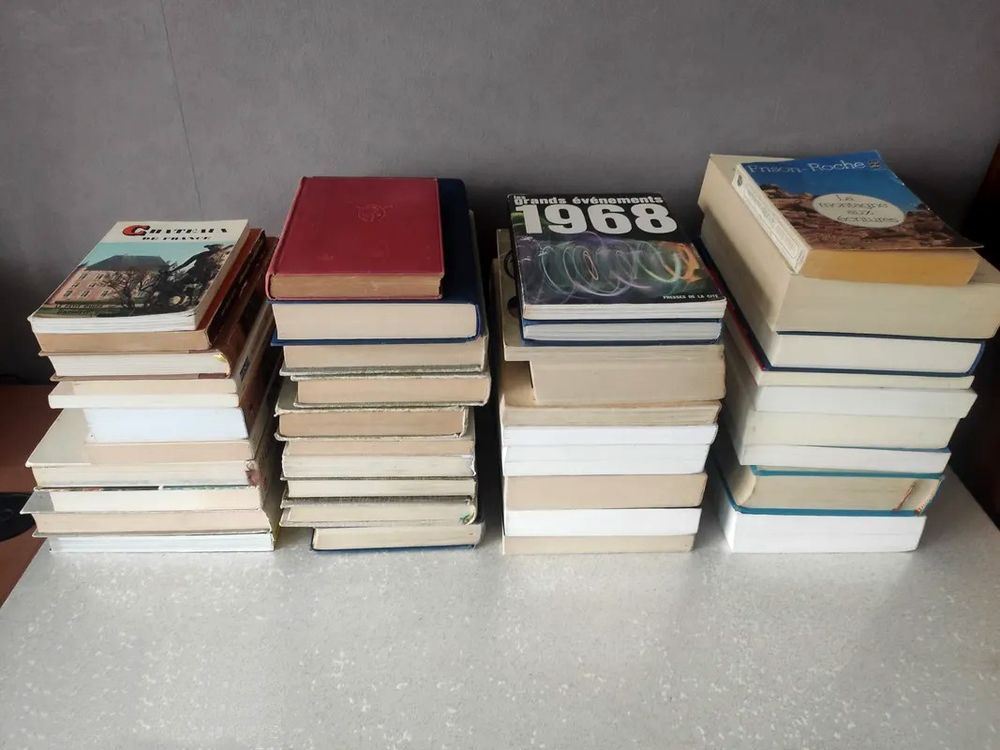 Lot d'une quarantaine de livres divers Livres et BD