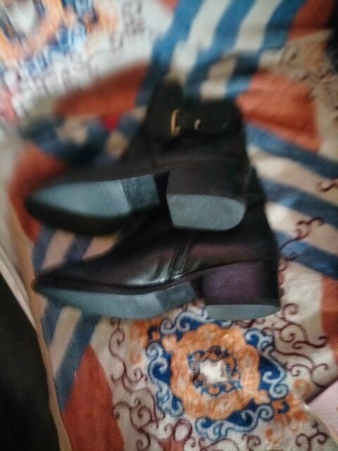 Boots cuir Minelli pointure 38 trs bon tat  18 Cachan (94)