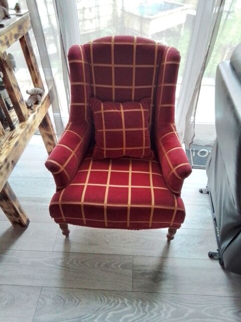 fauteuil neuf avec son petit  coussin Saint-Quentin (02)