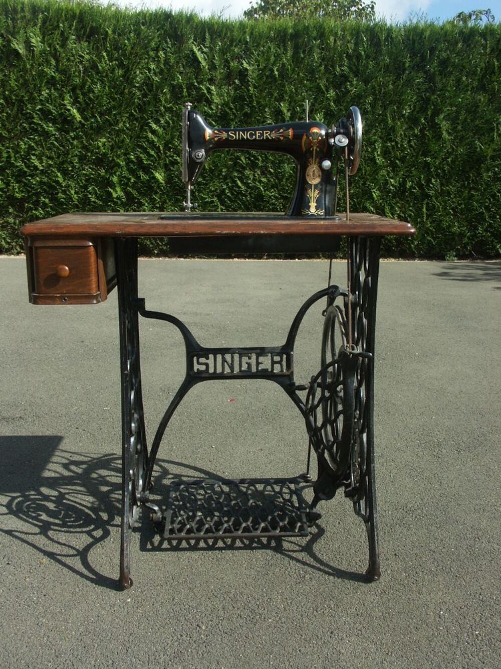 Machine &agrave; coudre singer Meubles
