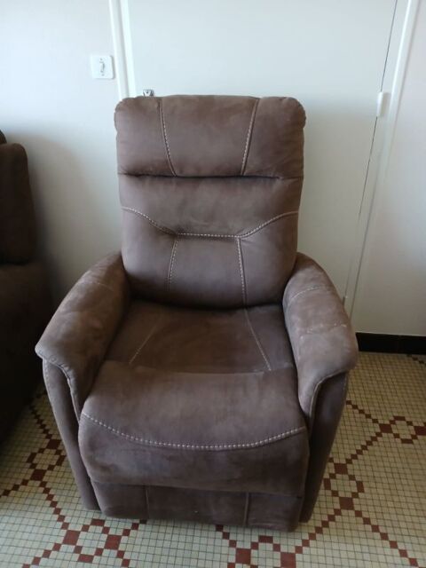 Fauteuil relevable électriquement 300 Tillières (49)