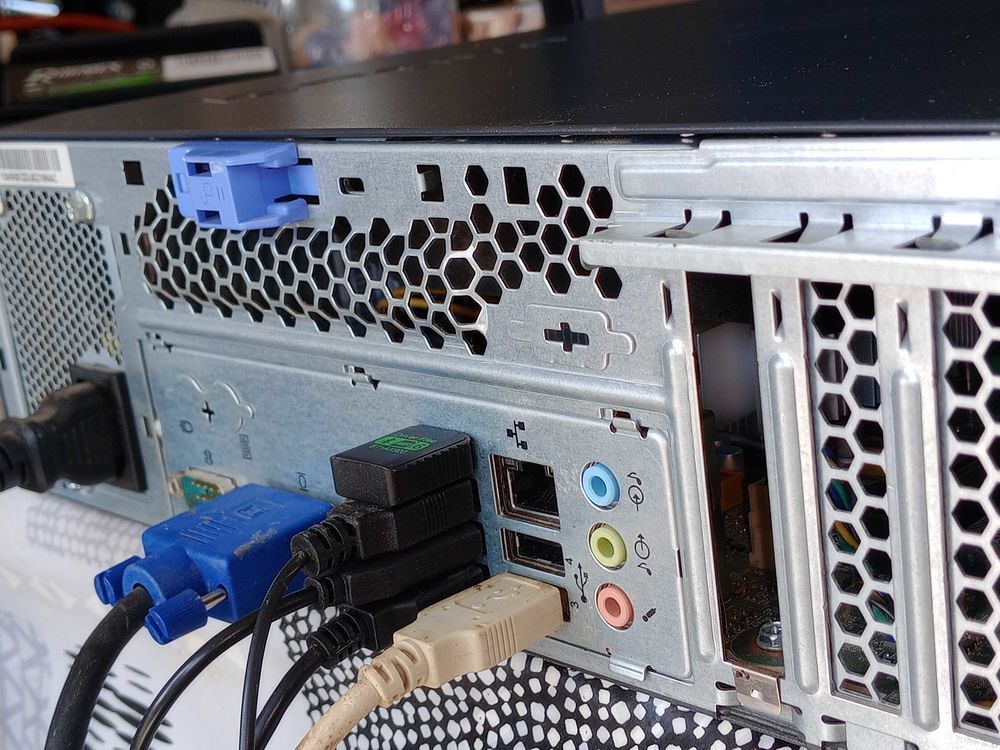 Ordinateur de bureau Matériel informatique