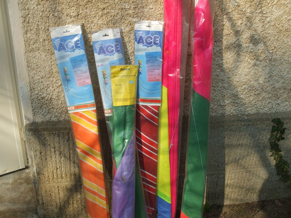 Lot de 9 cerf volants &eacute;tat neuf Jeux / jouets