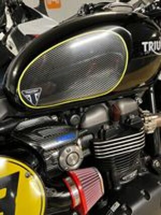 TRIUMPH 2020 occasion 30540 Milhaud