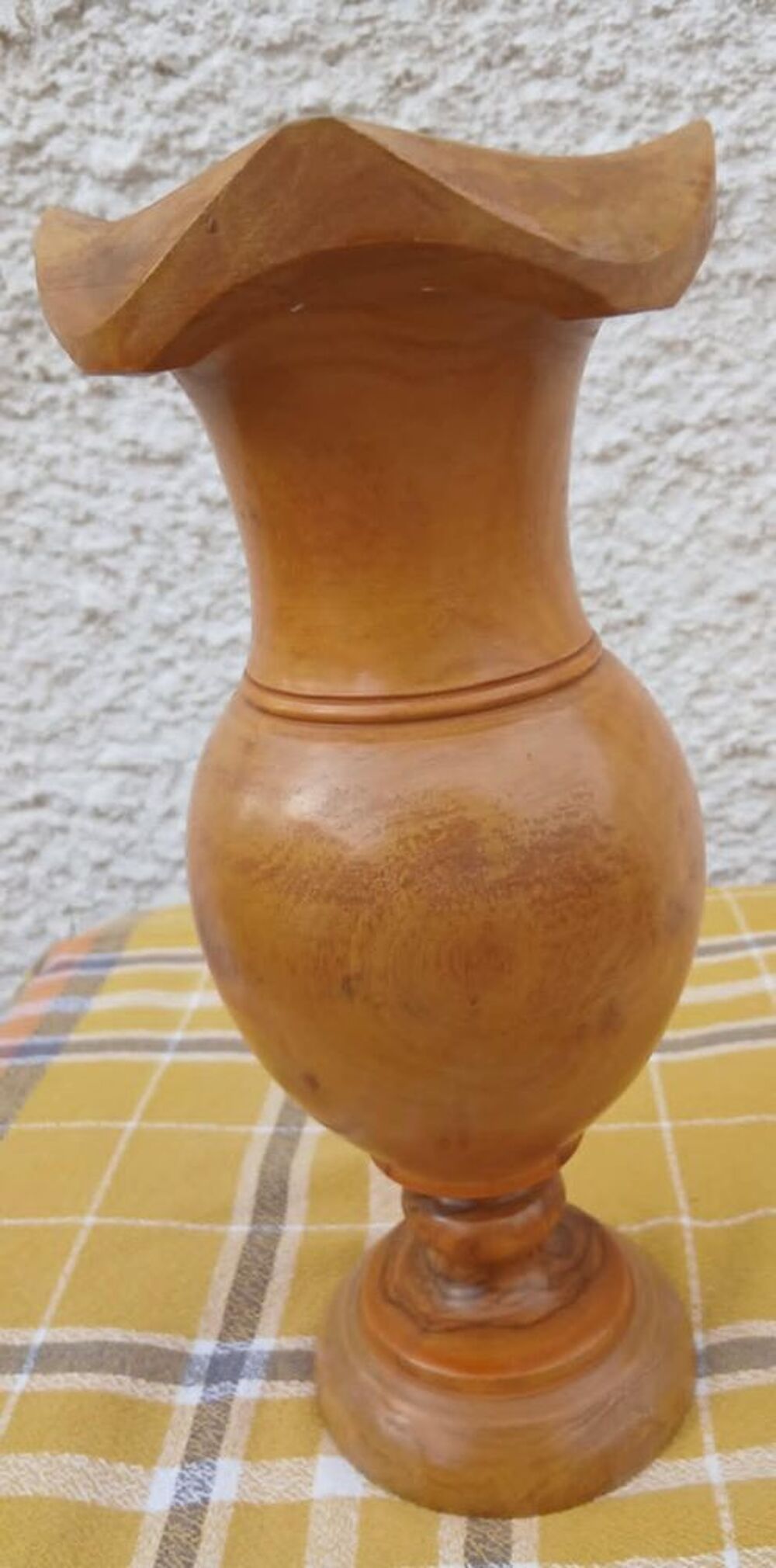 Vase en Bois d'Olivier Sculpt&eacute; de 26 cm : Tourn&eacute; &agrave; la Main Décoration