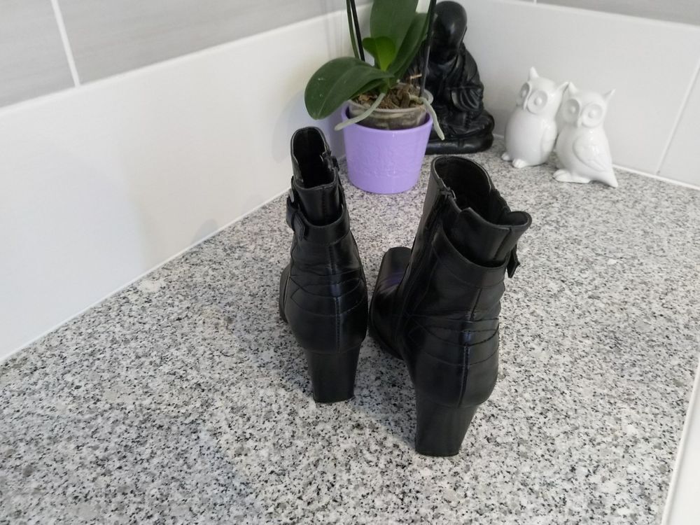 Bottines noires en cuir femme Chaussures
