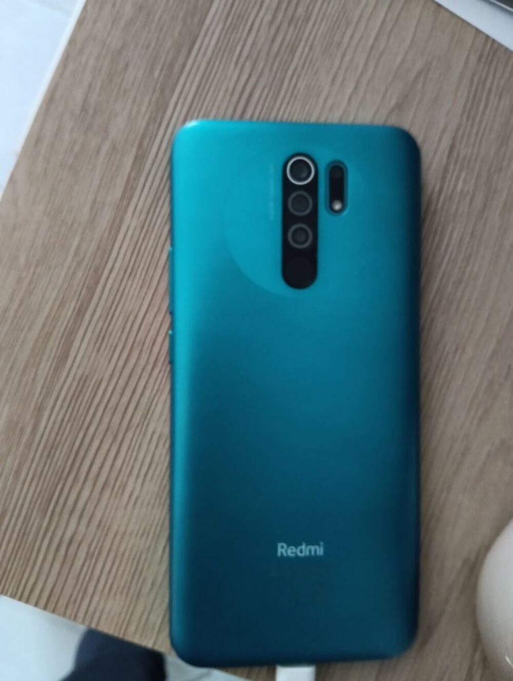 lot de 3 t&eacute;l&eacute;phone REDMI Téléphones et tablettes