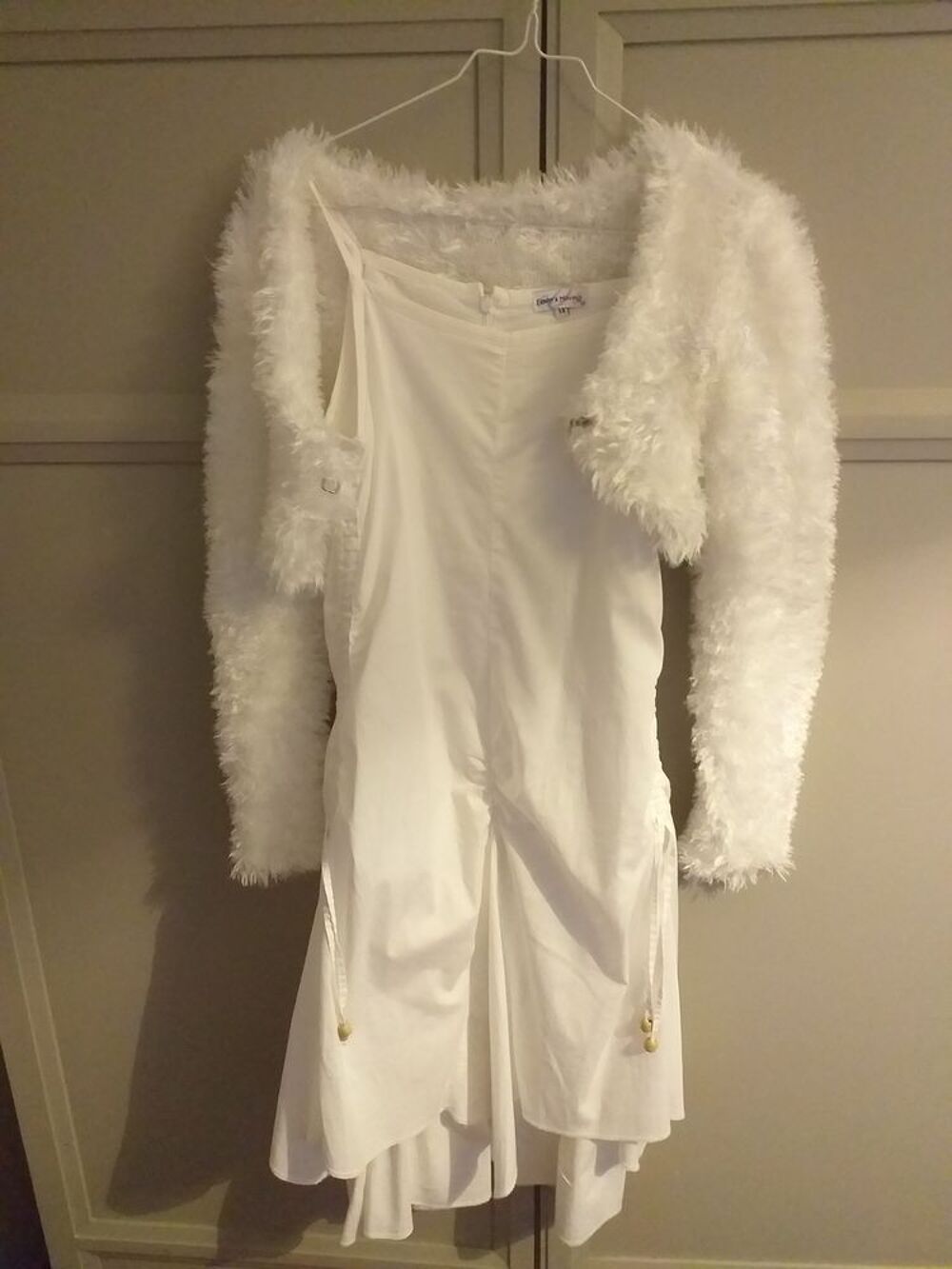 Robe de c&eacute;r&eacute;monie + bol&eacute;ro blanc tricot&eacute; main, taille 14 ans Vêtements