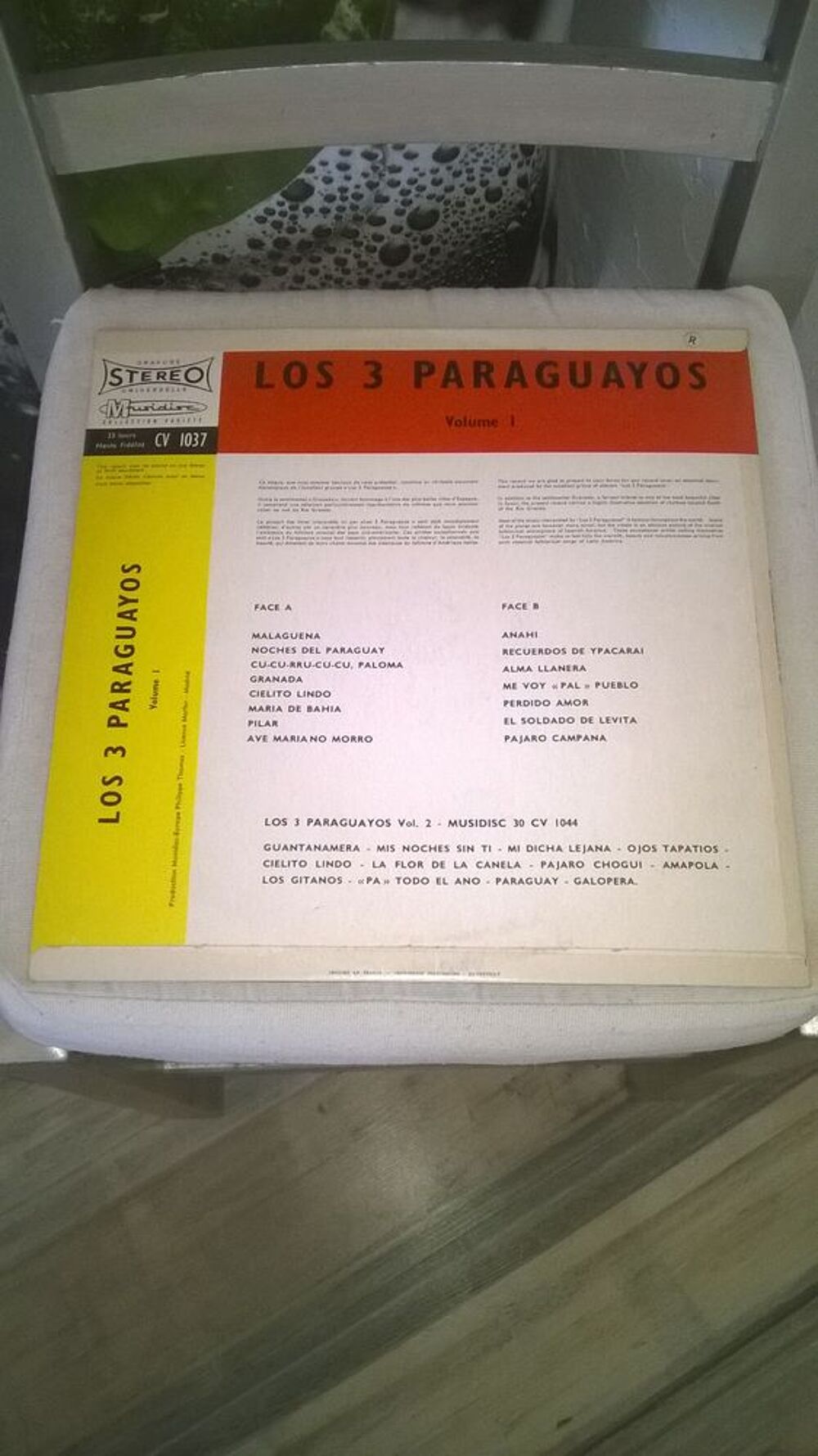 Vinyle Los 3 Paraguayos
Volume 1
Excellent etat
Malaguena CD et vinyles