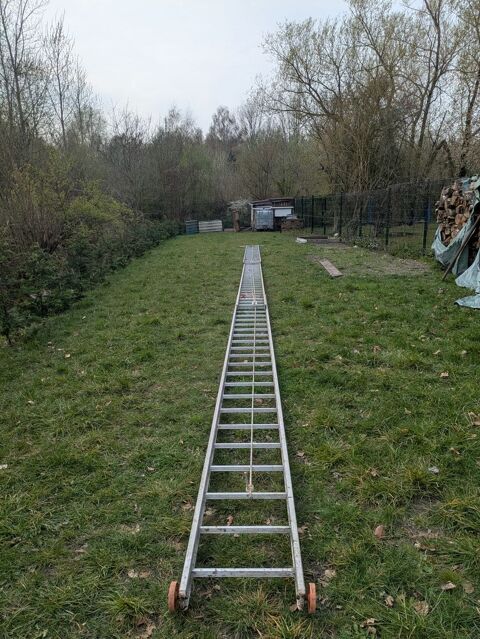 �chelle triple Altrex professionnelle ? hauteur 16 m 0 Crespin (59)